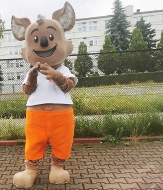 Jesteśmy logistycznie przygotowani do wielkich projektów strojów reklamowych! Miś