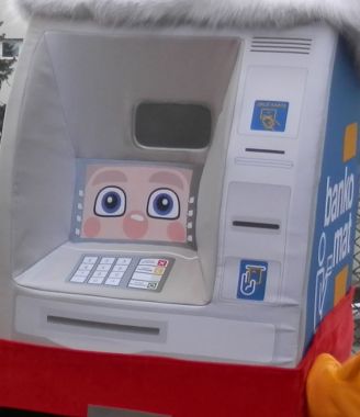 Stroje reklamowe Elabika, jako odzież ochronna. Czy to możliwe? Bankomat