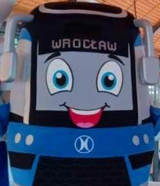 Czy ktoś wie, jaki ma związek strój w formie tramwaju z brakiem motorniczych?