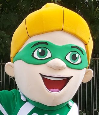 Zwyczajna dziewczynka, blond włosów błysk, czyli czas na wiersz!