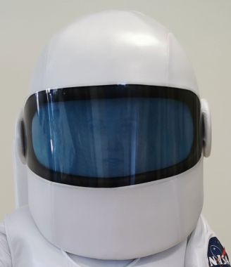 W naturze człowieka leży stawianie czoła wyzwaniom, a zatem ubiór astronauty