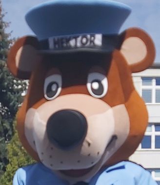 Twój najlepszy styl - strój reklamowy stylizowany na postać policjanta!