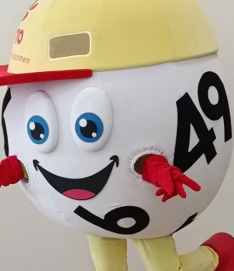 Twoja najnowsza supergwiazda! Postaw na strój reklamowy wzorowany na wyglądzie kuli Elabika!