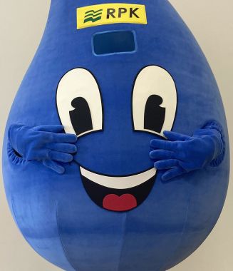 Marzysz o oazie świeżości Twojej reklamy? Postaw na strój kropli Elabika!