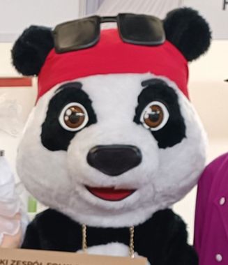 Moc wizualnej magii Elabika, czyli pluszowe misie promocyjne stylizowane na pandę!