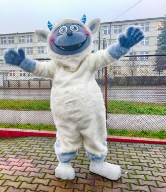 Najbardziej oczywiste himalajskie stroje reklamowe Elabika, czyli Yeti