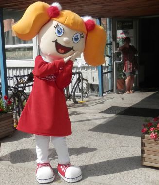 Stroje reklamowe producent Elabika, czyli Dziewczyna Kasa Polska