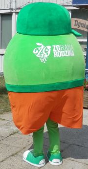 Elabika producent maskotek reklamowych Gronek Syn Zgrana Rodzina