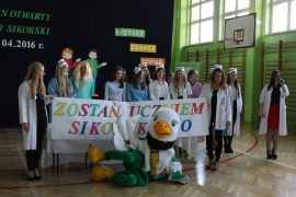 Elabika producent maskotek reklamowych maskotki szkolne Orzeł LO im. W. Sikorskiego Międzyrzec Podlaski