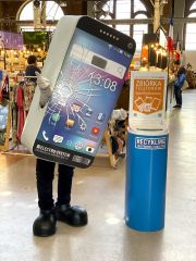 Elabika kostium reklamowy Telefon smartfon na zamówienie Remondis