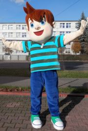 Chłopak w trampkach
